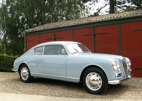 ClassicCarPrice tweet media