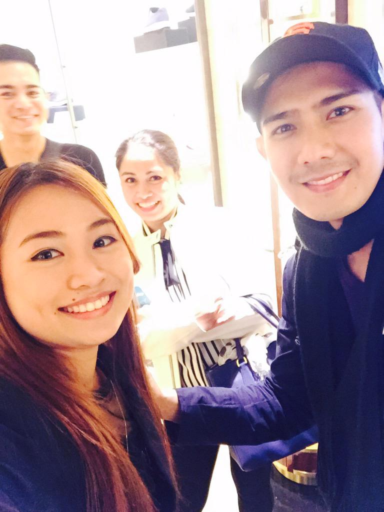 feeenchey's tweet photo. @robertmarion hi pogi&amp;ganda i know you guys are ph. Artista and i can hear you talking in tagalog nicetomeetyou #asap http://t.co/uK7wImCyPZ