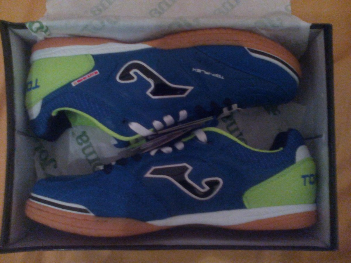 davidson_es's tweet photo. Nuevas bambas para empezar la temporada!!💪💪👌⚽👟 http://t.co/dYltEp2XtP