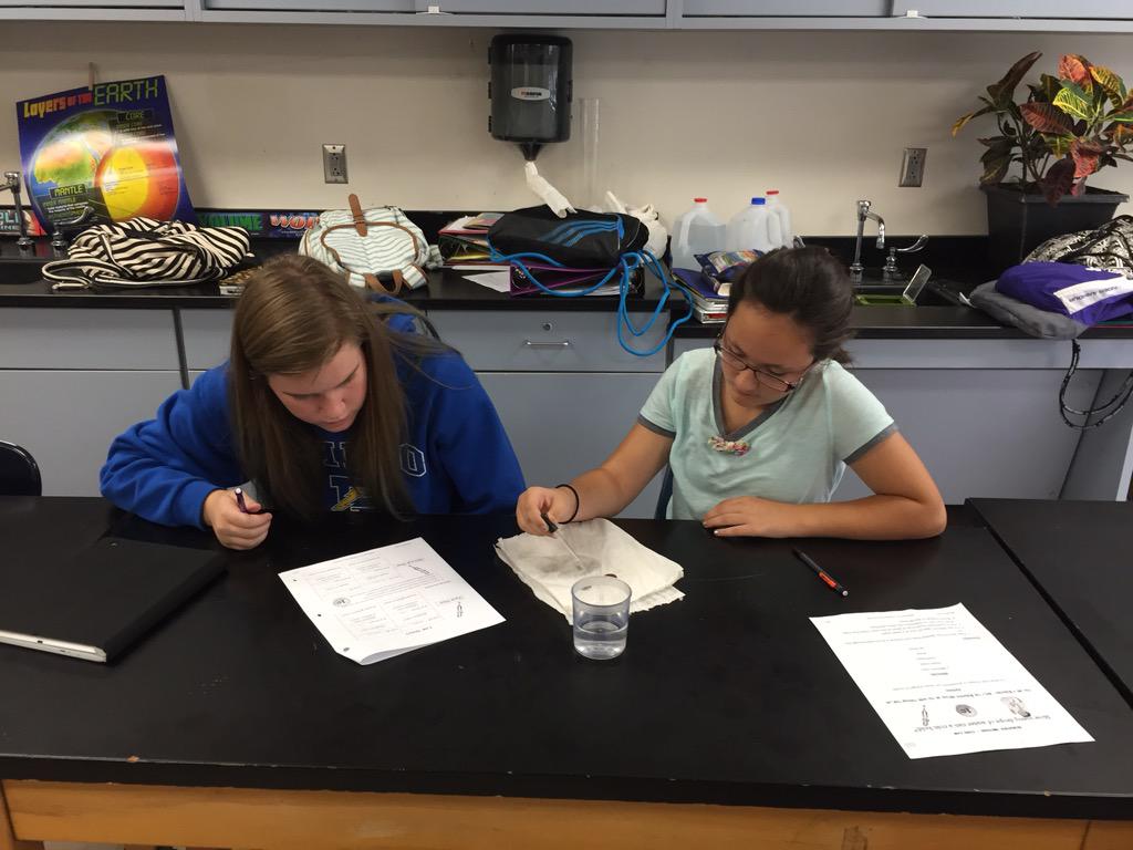 MrTomGoZeps's tweet image. How many drops of H2O can you put on a coin? #learnthroughdoing #scientificmethod #welovelabs