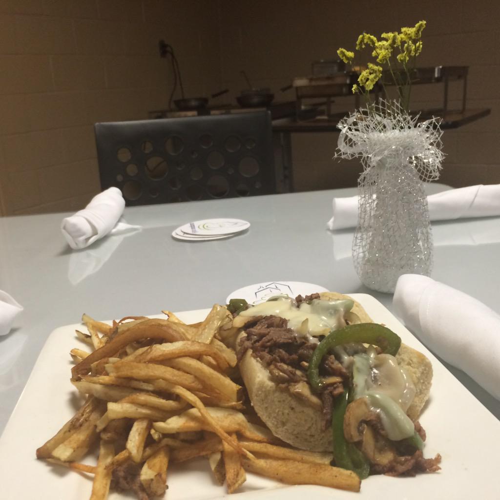 a_shannelle99's tweet photo. Campus cafe open 9/16  #whippinitup @culinarywhitmer http://t.co/g9zklabfMH