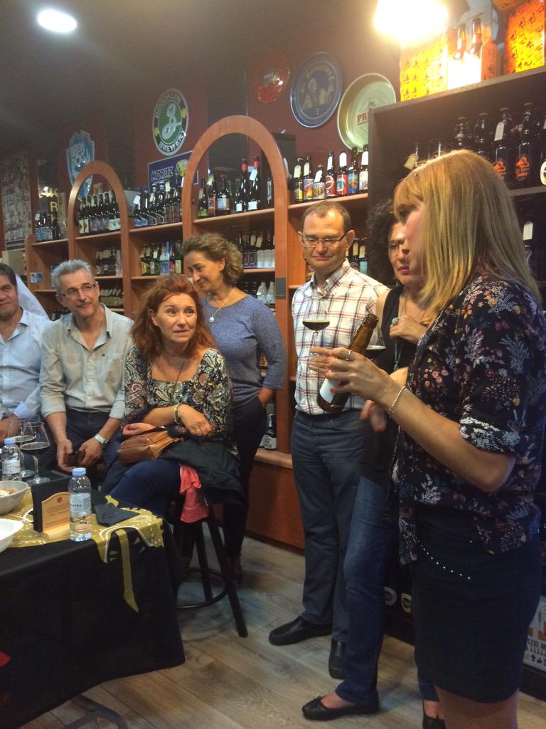 Ahora es el turno de <a href="/lamacarrabeer/">Cerveza La Macarra</a> Que buena historia!!!!! Cc/ <a href="/QueensBeer/">Queen's Beer</a>