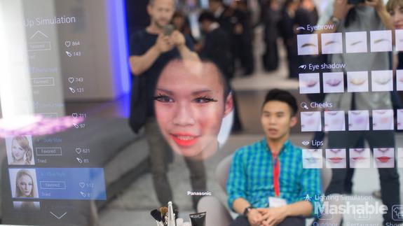 TheBestTechNews's tweet image. In Panasonic's smart home future, I'm wearing ... - goo.gl/gm6z0b #Berlin #IFA #InteractiveMirror