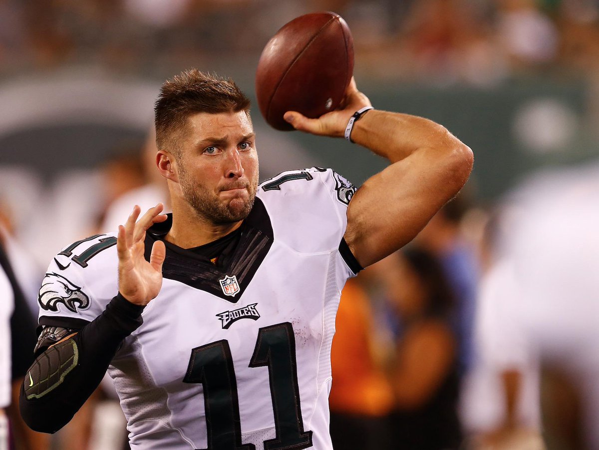 BleacherReport's tweet photo. Eagles reportedly trade Matt Barkley to Cardinals. That only means one thing…#TebowTime http://t.co/5Ty8Ort0pf http://t.co/4QNk6aPfNs