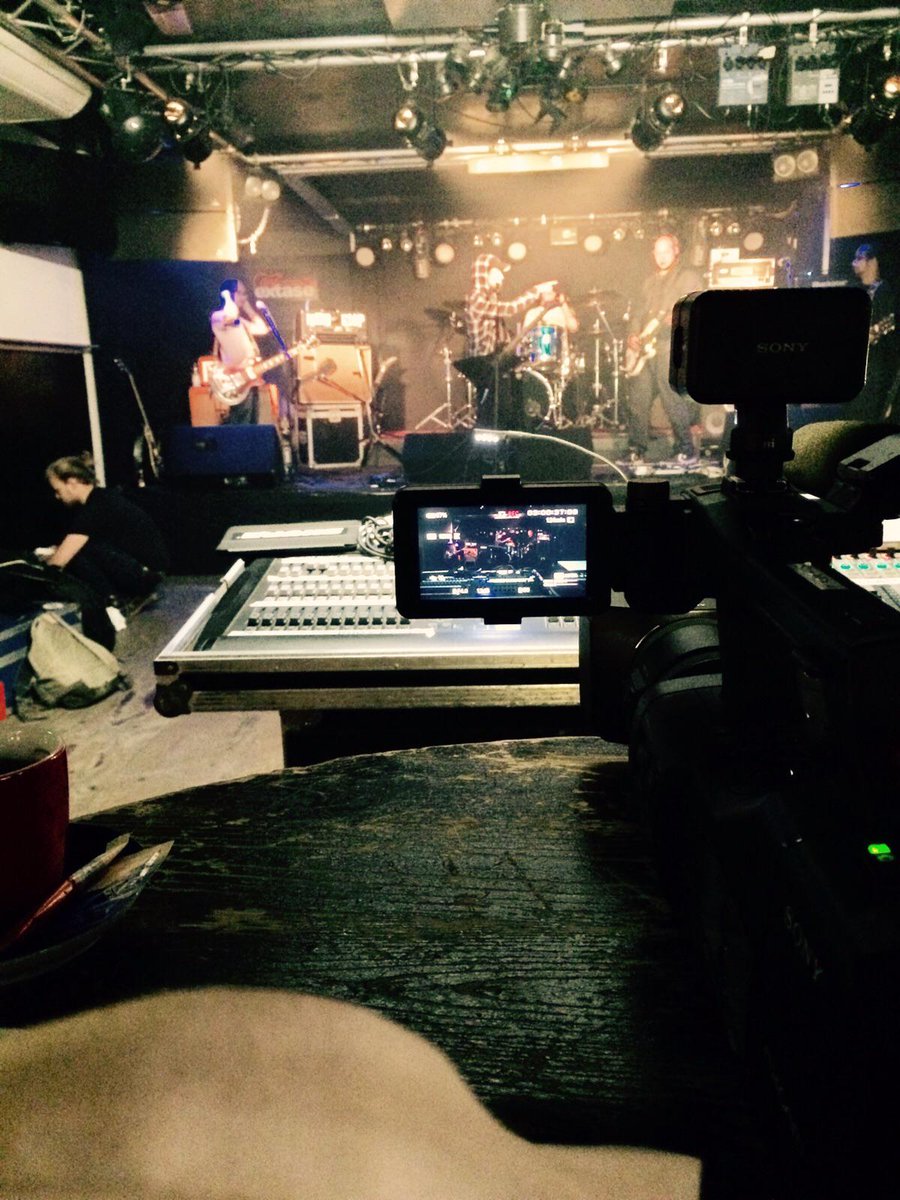 Nieuw seizoen, nieuwe kansen! Begonnen met het filmen van de items. Hier een voorproefje van Backstage! #fontysaci