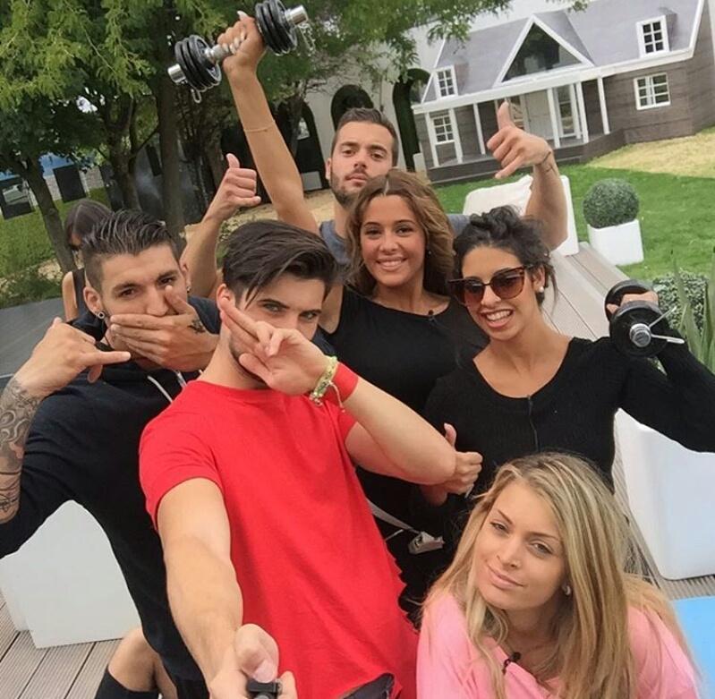 Alia_Source's tweet photo. #PHOTOS: @AliaSecretS9 en direct de la maison des secrets, avant le prime ! #SS9 http://t.co/pD1EGnXQX2