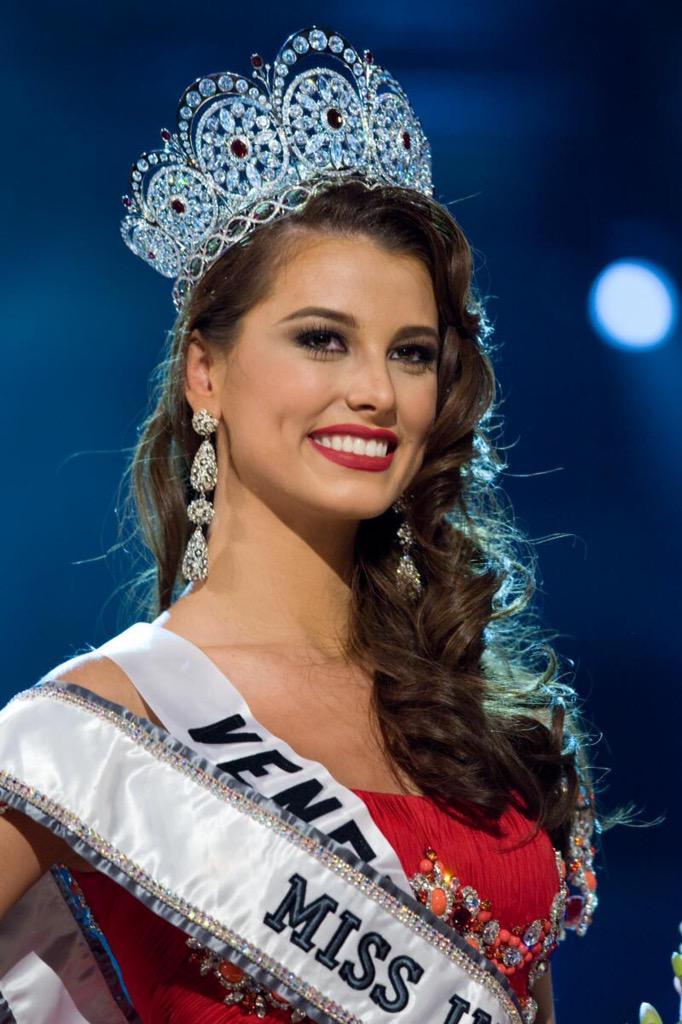 Happy birthday to Miss Universe 2009 Stefania Fernandez  