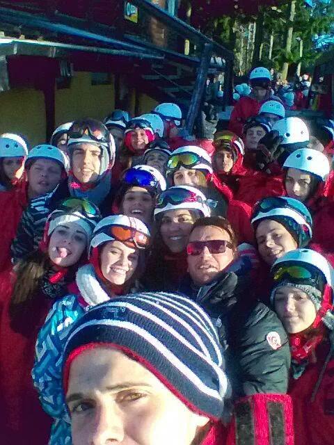 Arivespaa's tweet photo. De día y de noche todos en bariloche🙌☺ http://t.co/qqjSQyo4J3