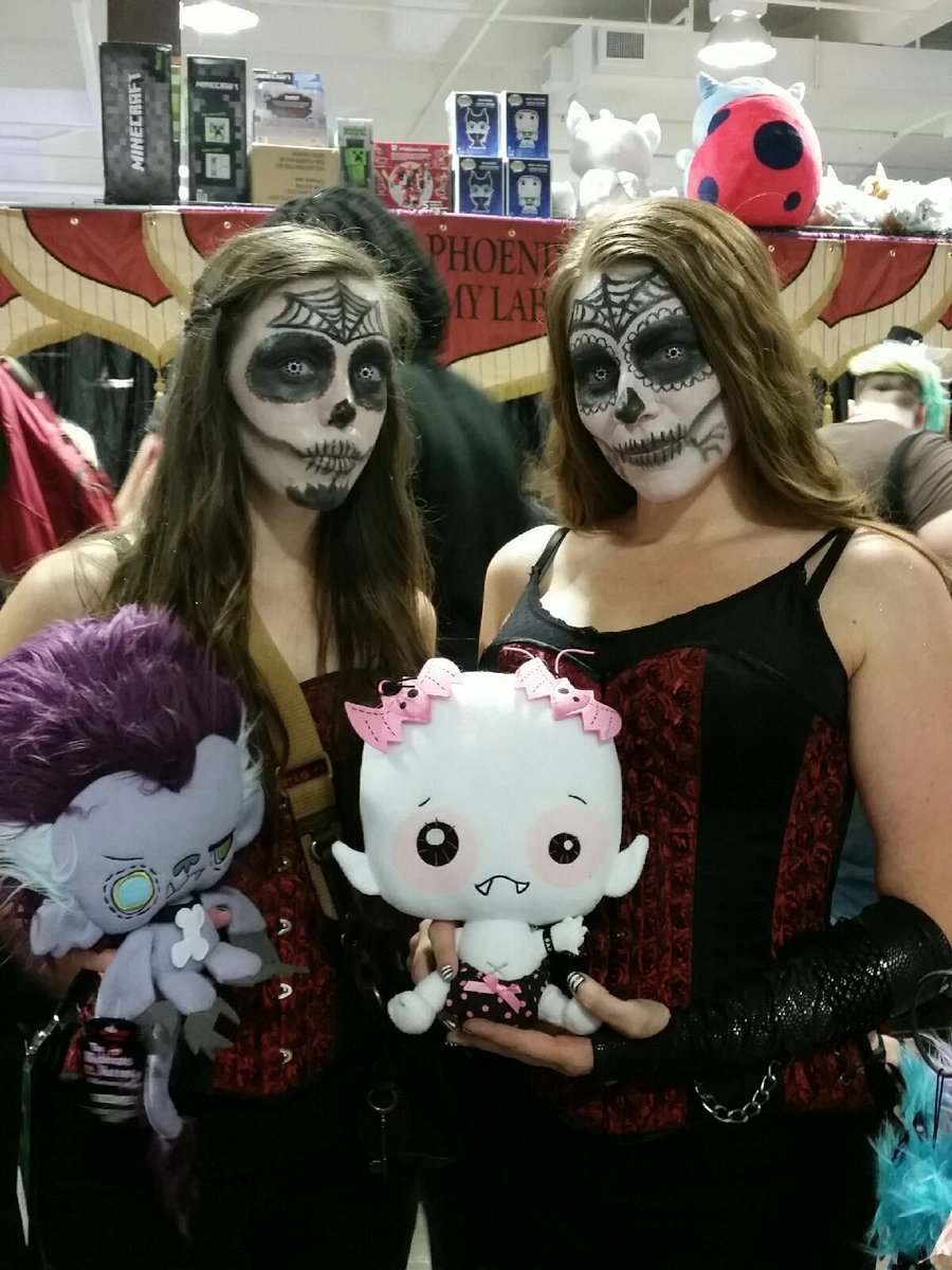 Vamplets's tweet image. Ghoulishly glamorous with Vampyre Baby Lily Rose &amp;amp; the Vamzomkey. Find the #Vamplets this weekend at #DragonCon2015