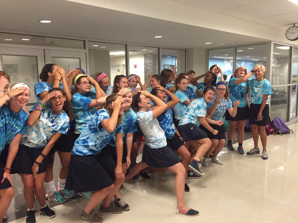 MNDStuGo's tweet photo. StuGo is looking lovely in tie-dye! #AhMyScar http://t.co/SOW2q982zz