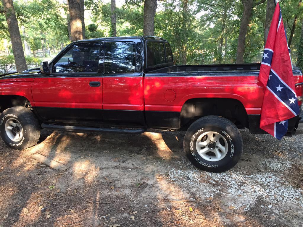 SaveRebelFlag's tweet photo. @BozzLughtyear sweet ass truck! #KeepItFlyin http://t.co/Dwo3RDUFGe