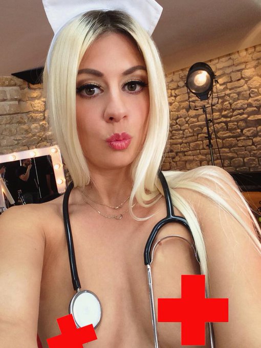 Who's sick ? I'm here !!! 💊💉😜⚡️ @dorcel http://t.co/qjpiz2wAjx<a class="tags" href="/tag/dorcel">@dorcel</a>