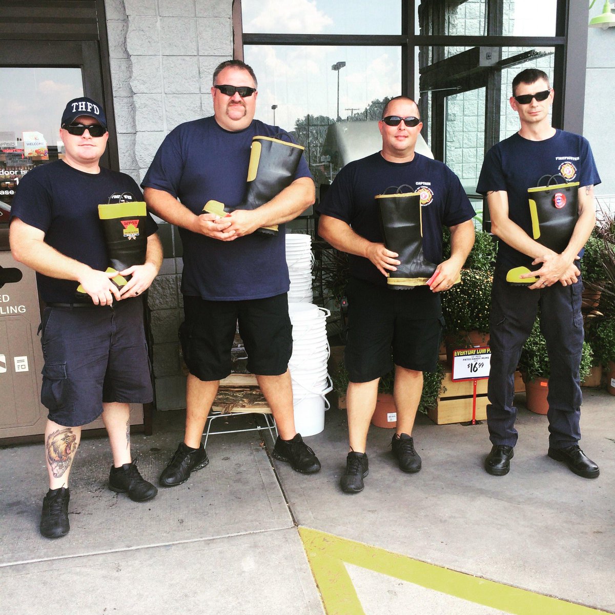 BaeslersMarket's tweet photo. The #THFD will be here all weekend from 9am -6pm for the Muscular Dystrophy Association! #MDA #Filltheboot http://t.co/xiTFvHAzg5