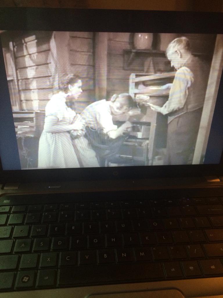 That's right, I'm watching WOZ 😏 I hate myself 😂😂 //