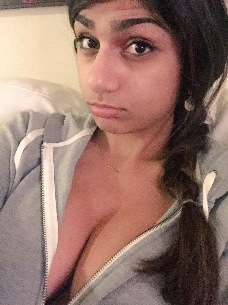 Mia Khalifa's Nose on X: Master looks tired in this one : @miakhalifa  http:t.cogdwJuo0rk2  X