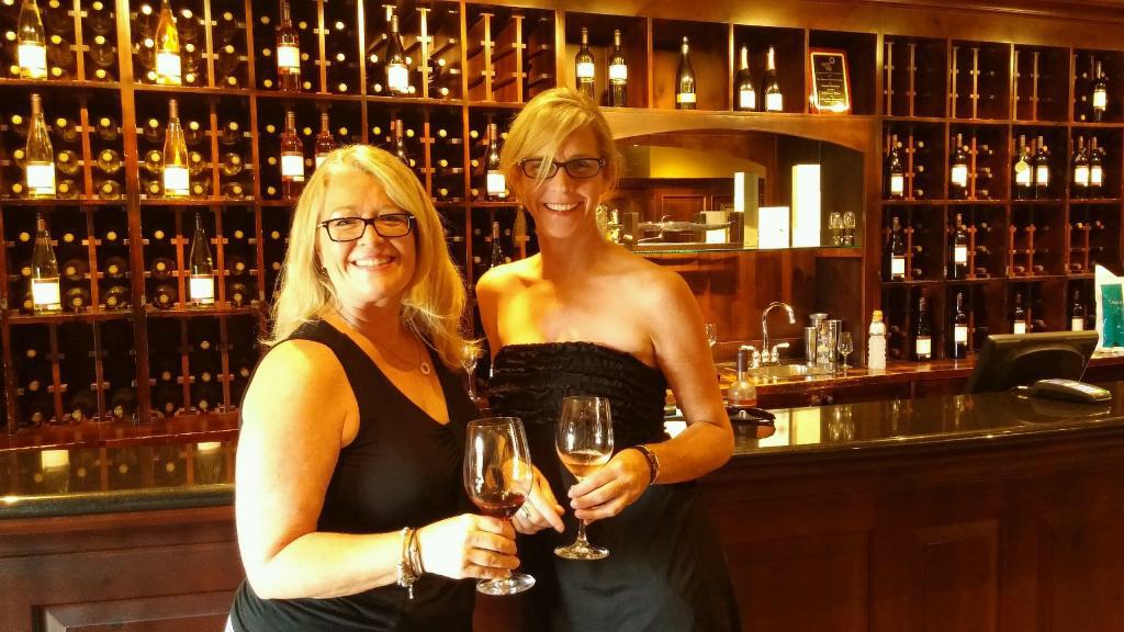 MoniqueCharette's tweet photo. FizzyFriday @PellerVQA @bfleeton in Italy @murphmm35 VIP tasting in & Patio Dinner #LifeInNiagara http://t.co/y28y1xRIbC