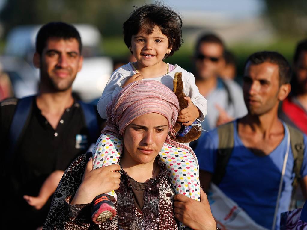 karluzzi's tweet image. #RefugeeMarch  cuando veo esos ojos no puedo cerrar los míos