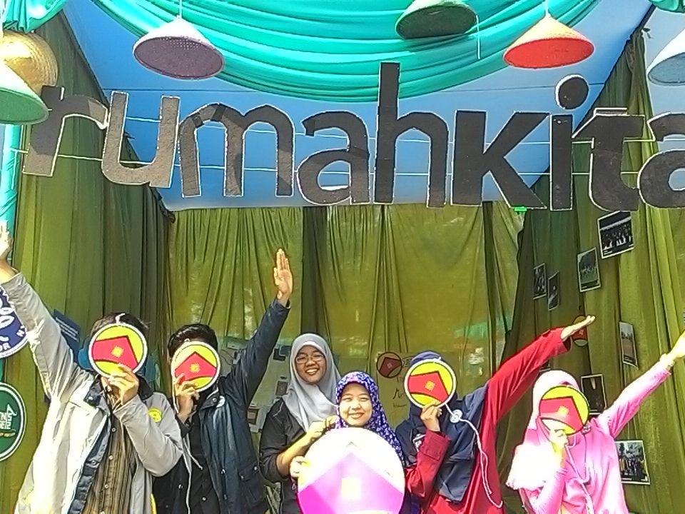 openhouseipb52's tweet photo. Stand BEM-DPM-MPM KM IPB. Jangan lupa mampir ya, banyak berita seru:) 
#openhouseipb52 http://t.co/MSuMyxcuam