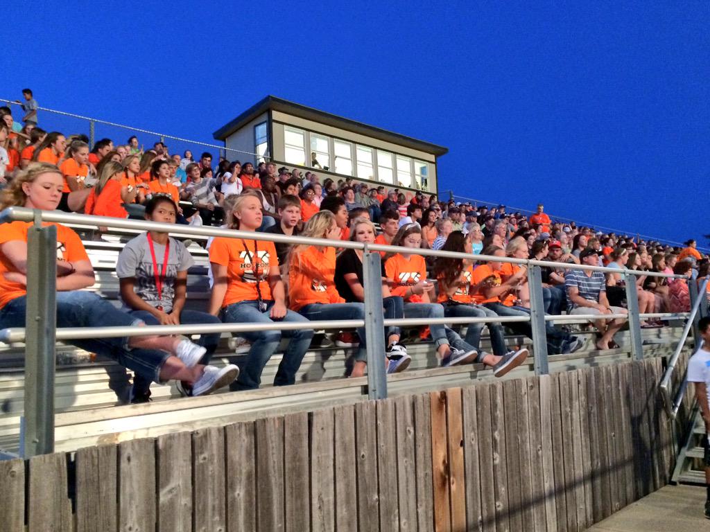 HHSYB's tweet photo. Final 48-8! #holcomblonghorns http://t.co/v0DZQiuib2