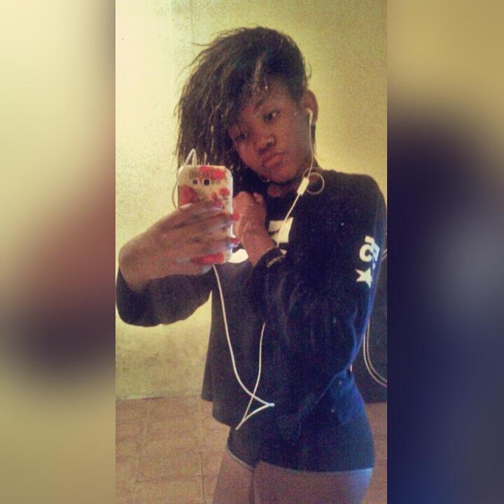 leleearaujo's tweet photo. Como Pode Ser Tão Gata, E Aoo Msm Tempoo Tãoo Looucaa 🎶😍💅💄 http://t.co/jwHBC30RFp