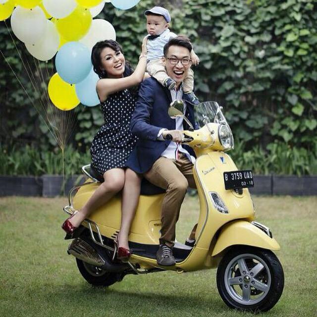 voltus's tweet photo. @rollingstoneina @vespa_ind #vespablueyellow #rsi10vespa http://t.co/dRpPdB83no