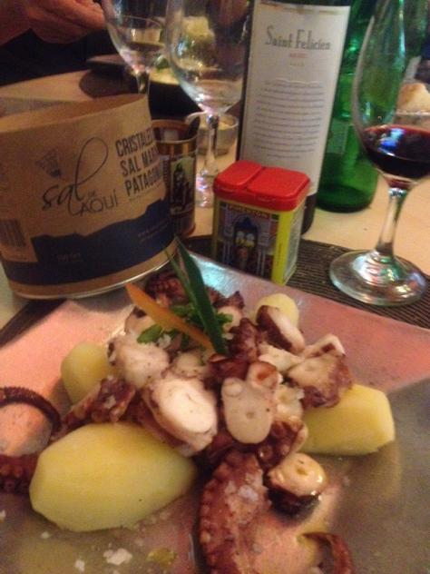GRapretti's tweet photo. Terrible pulpo colorado en @puerto madryn en @cantina el nautico http://t.co/VY5FX66izm