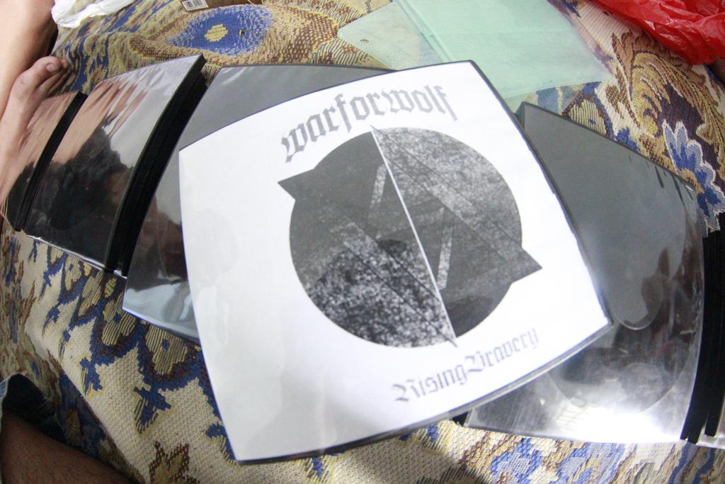 EP Album Rising Bravery , Ada yang mau ?