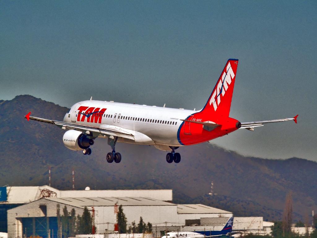 _RafaGalvez_'s tweet photo. Sigamos @Aviation4_Life @tamosans @Essiejosie @VolarEsPasion @SOYQUEMERO01 @cokotoa @FFFerGB @Tolokita @edugoros http://t.co/gVIoiSWlds
