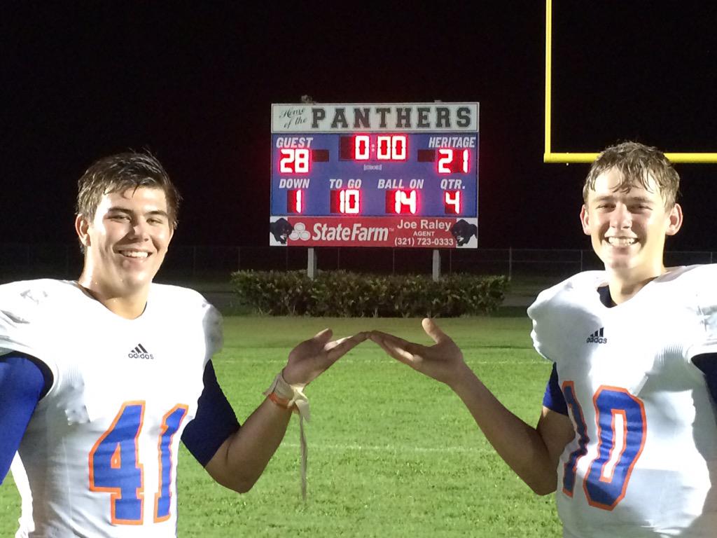 MacJones_10's tweet photo. Big block punt for a TD @jak_lundgren #Savior #LongLive41 http://t.co/5a5IshfxmW