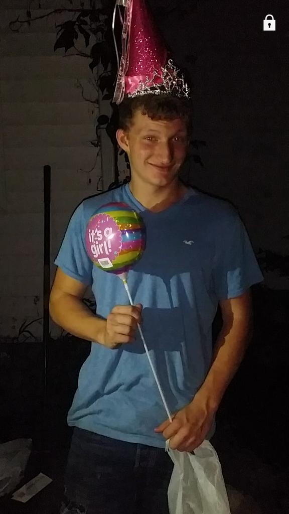 young_aubri's tweet photo. Happy 19th birthday @Brian_Roberts96 http://t.co/OkGMvdJcaf