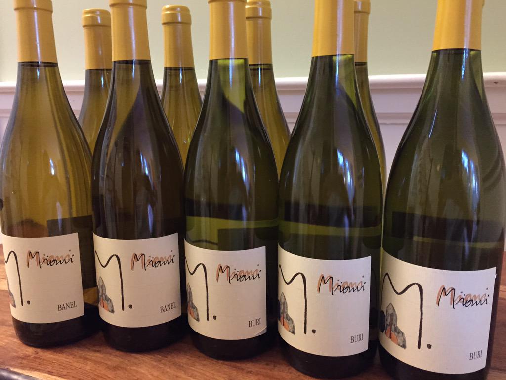 AntonioGalloni's tweet photo. It's nice to be home...some souvenirs @VinousMedia http://t.co/rMnx5xHM1V