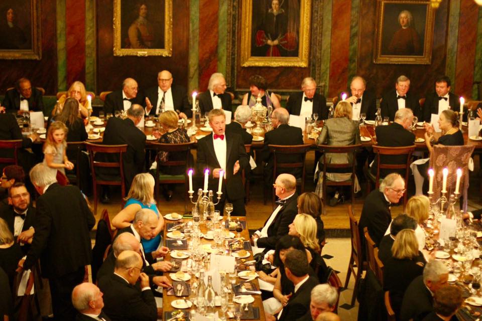 OperaAnywhere's tweet image. Golly this was a tough one tonight in the Trinity College Dining Hall as @SingingWaiterUK #SingingWaiters #NoisyBunch