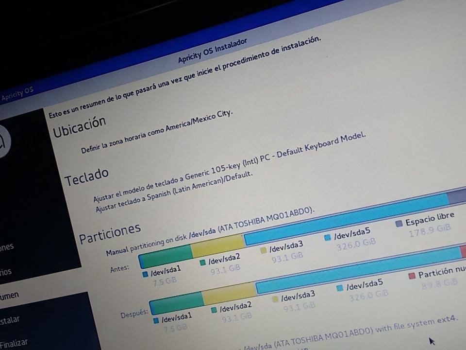 rctorr's tweet image. Así luce la instalación de #apricityos basada en #archlinux por si alguien le interesaba :p