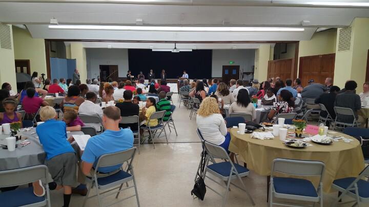 MCCOYouth's tweet photo. Awarding $20,000 in scholarships to 20 deserving young people at the Excellence in Summer Service Awards! #ESSEA http://t.co/WVG5ewb8kX