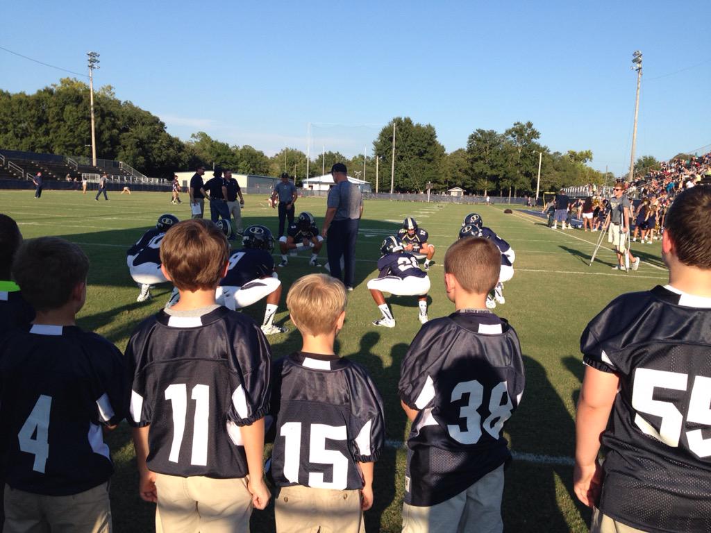 ladybeavoice's tweet photo. Watching the big kids warm up. #peeweefootball #lincolnhawk #solomonstone #15 #foleyfootball http://t.co/jtTbGFIecC