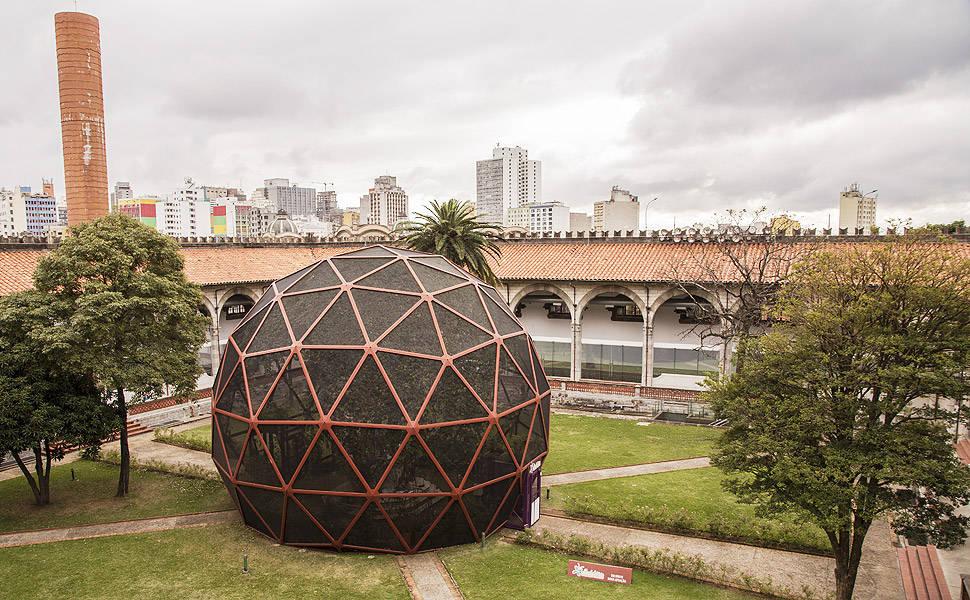 folha's tweet photo. Sábado tem bloqueio na zona sul e passe livre para museus: http://t.co/atzI65HXMZ http://t.co/LURqiFTdjS