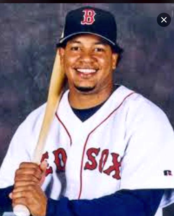 girl_iowagirl20's tweet image. @Cubs beat @Dbacks 15-4.  #BillyWilliams #MannyRamirez effect!  #HitKings at BP &amp;amp; in dugout.  #BaseballCrushers