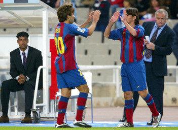 LudwinRosales01's tweet photo. @RadioActitudFM #VT2000 primer partido oficial de Messi en Barcelona para después convertirse en el mejor del mundo http://t.co/h6gbOPRdRJ