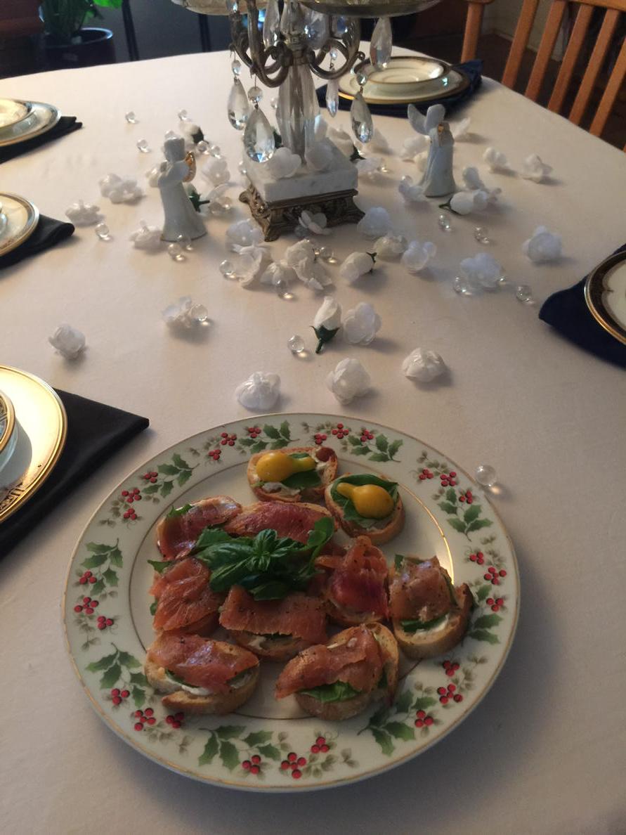 StevenGould's tweet photo. The brochettes with cream cheese, basil, and smoked salmon. #highTeaAtHome #stickItEekhout http://t.co/Cvf6j1yfPE