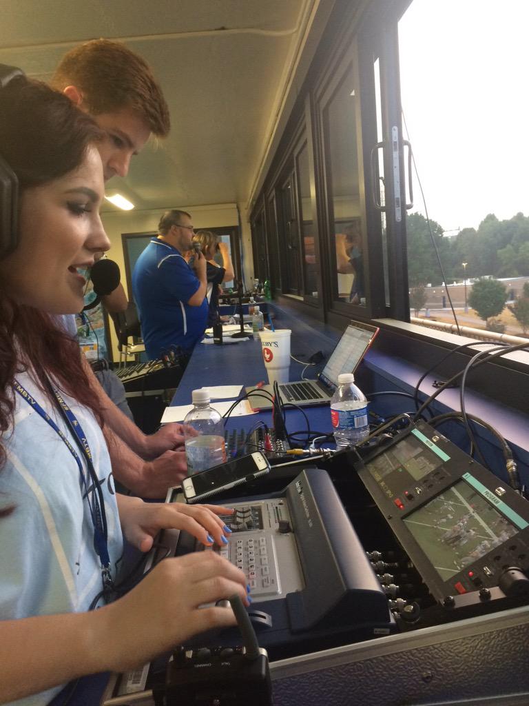 CatawbaRidgeTV's tweet photo. Streaming live now! Catch all the jacket action on @USedTV #buzzedonfootball http://t.co/T4Z8EsTC09