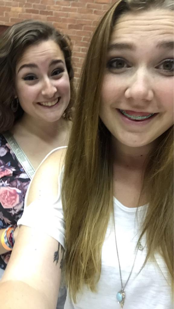 KSheridan97's tweet photo. In the front row @travisrclark look for us!😋 http://t.co/CXVjwGpNR9