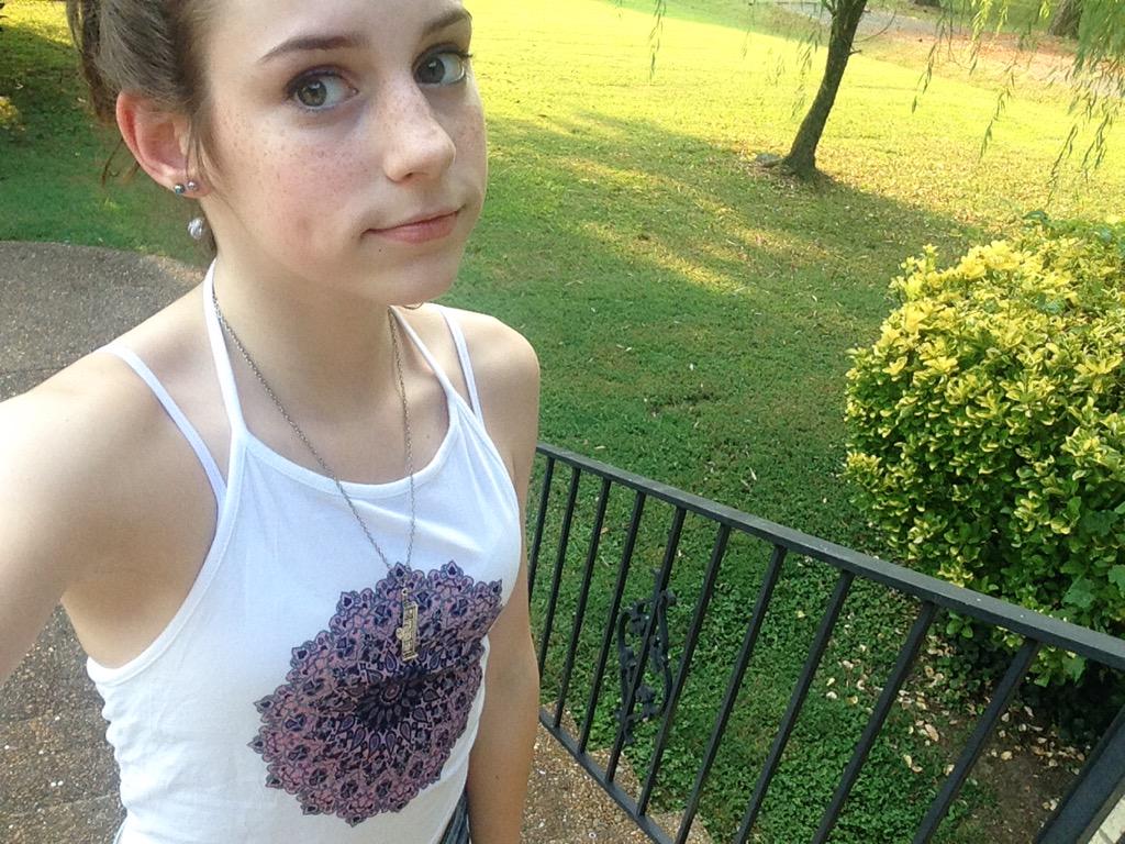 glittertinie's tweet photo. Look nature💓😂👌🌺 http://t.co/9pyBCfqb7s