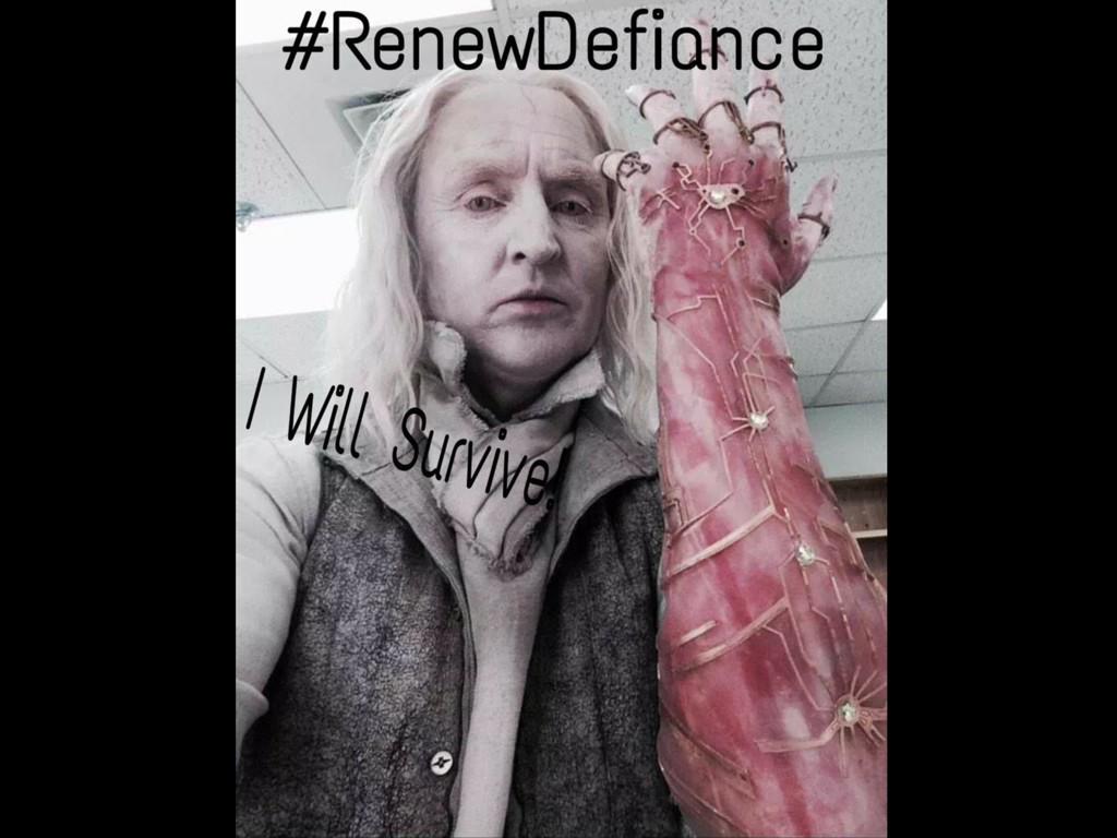 TonyCurran69's tweet photo. Hey #DragonCon2015 ILLEGAL ALIEN INCOMING! @DragonCon @DragonConMedia #DatakTarr incoming! @jesserath @TrennaKeating http://t.co/o8SjIuklAt