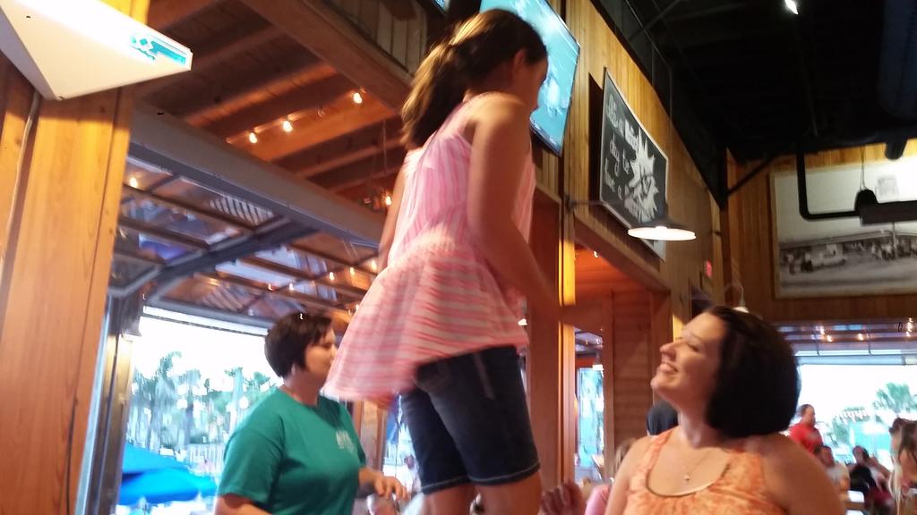 ralphruffin3's tweet photo. Who doesn't dance at the Hangout? #LSfamilyED #BaptistsDanceToo http://t.co/V6prM8bx3w