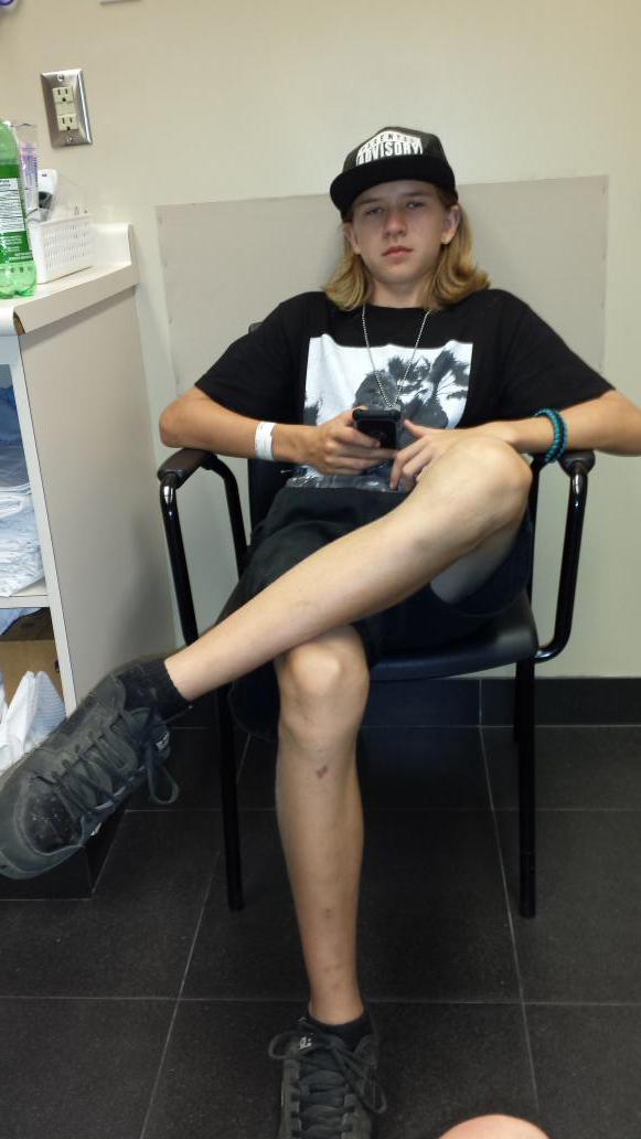 LinziFancy's tweet image. Friday nite sitting in emergency with @Cainertegamer could be worse.  Thanks for Always wearing ur helmet.