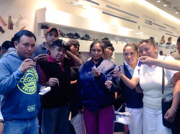 UltraRadioPue's tweet photo. Ellos ya tienen la llave de su SPARK y tú que esperas para participar y GANAR. Faltan 20 días #SienteElEfectoUltra925 http://t.co/3vaJ4I0f0e