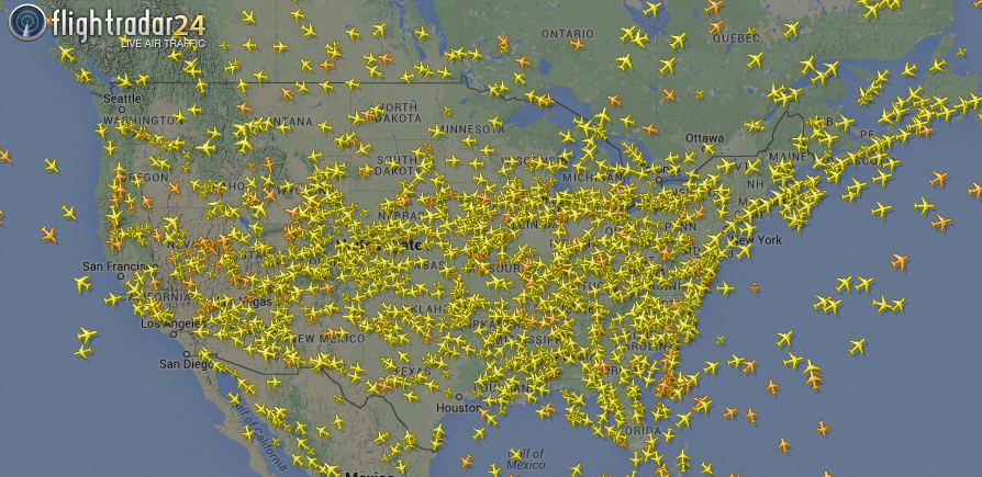 flightradar24's tweet photo. The beginnings of the 14.2 million passengers expected to fly over the US #LaborDayWeekend. http://t.co/p08sEWGqDB http://t.co/au7AcR58rv