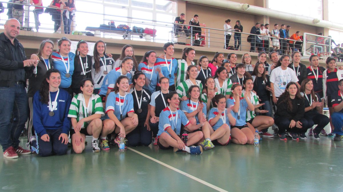 Compartimos algunas imagenes de la final de handball femenino que consagro campeon al Instituto Romero Brest