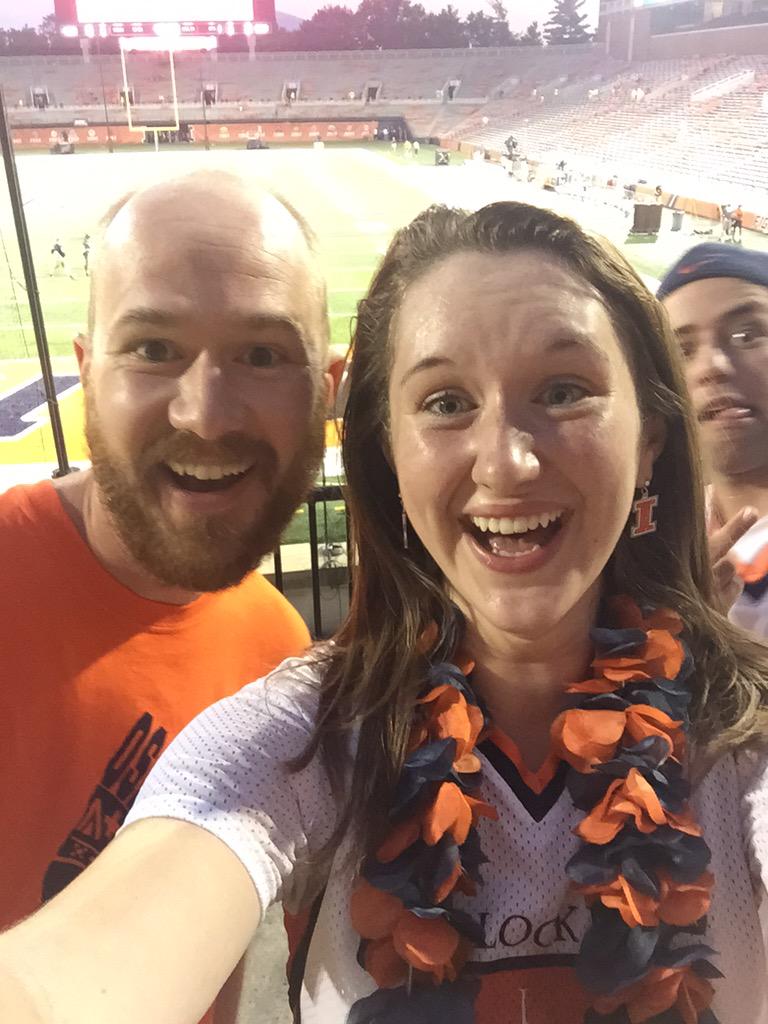 KloeSmithe's tweet photo. #raindelayselfie http://t.co/o9Rlo90c1q