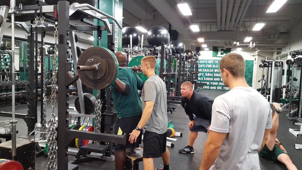 EMUSTRONG's tweet photo. Phenomenal leaders in their respective professions giving advice to our interns #emuathletics #Mentoring #internship http://t.co/hIGPCVU5d2